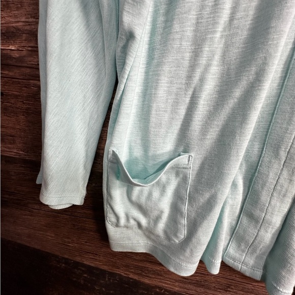 Chico's Blue Blouse Relaxed Fit V-Neck - Picture 7 of 8